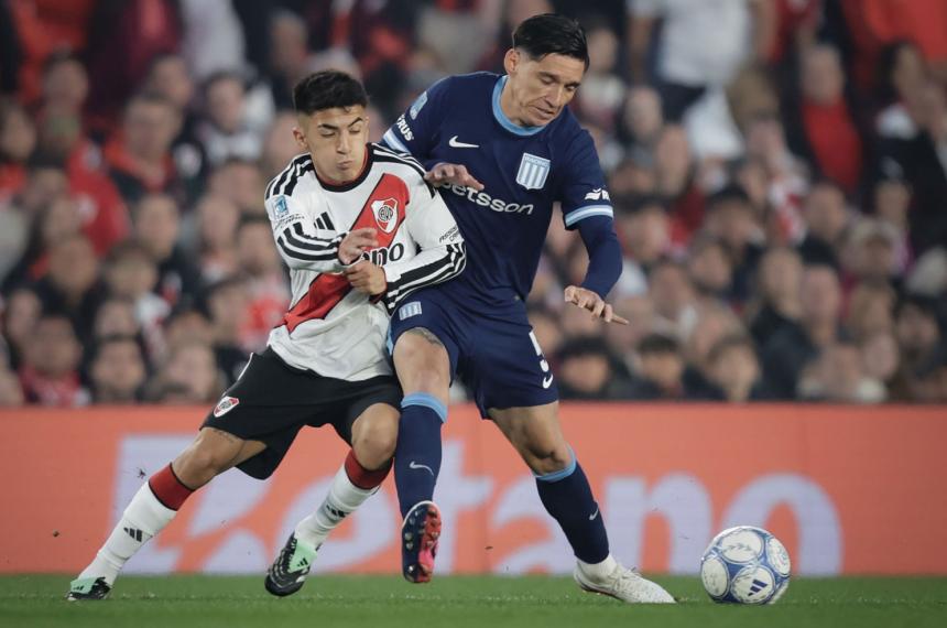 River y Racing juegan en el Monumental
