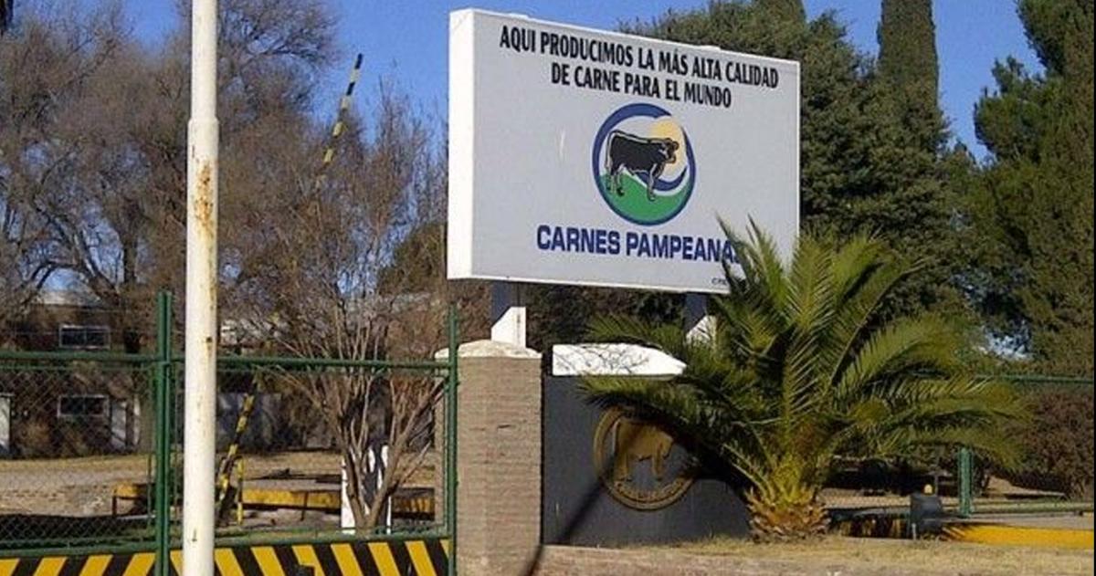 Carnes pampeanas contempla una reducción excepcional de la jornada laboral