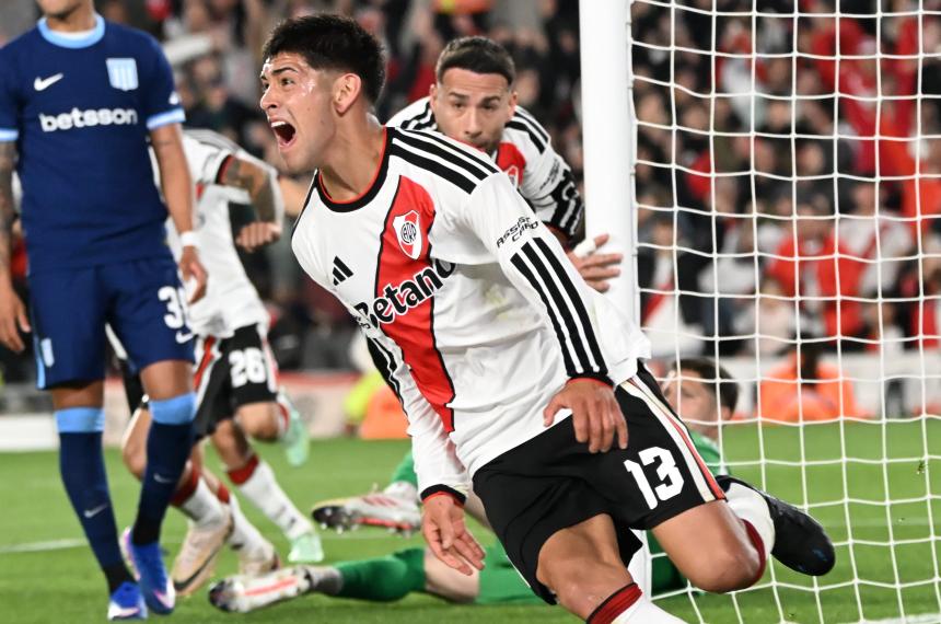 Rivero festeja el gol millonario en el cl�sico