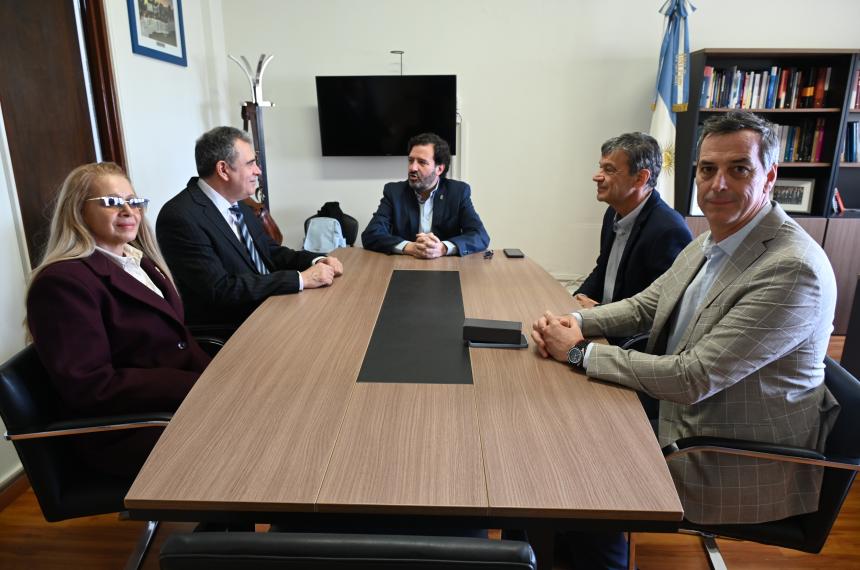 El encuentro de autoridades en el que se avanzó en la Diplomatura