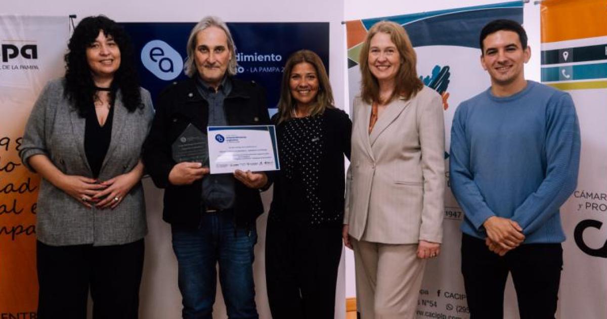 El acto de reconocimiento se hizo en la C�mara de Comercio