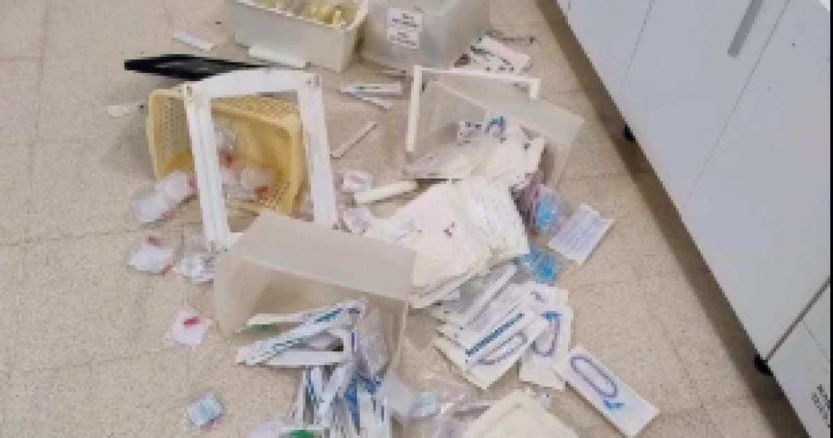El hombre produjo destrozos en la guardia (Foto Pedro Vigne)