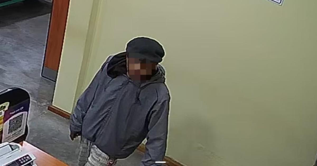 Vio una bateria en un hall de entrada y la robó Lo ientificaron por las c�maras