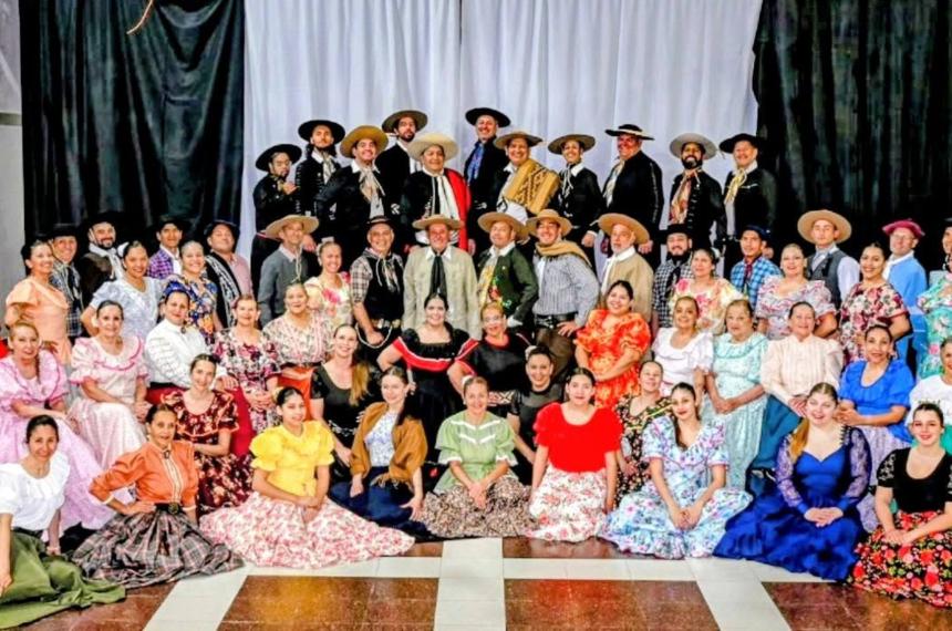 Sentimiento conserva a cinco de sus primeros integrantes