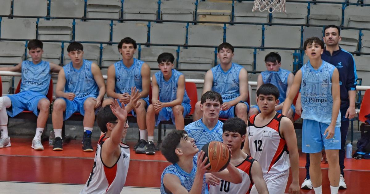 El b�squet masculino ganó tras dos tiempos suplementarios
