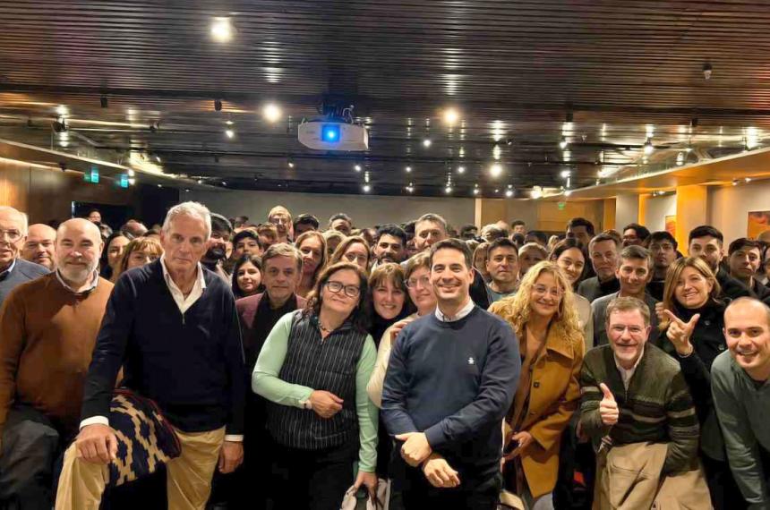 La sobreoferta de precandidatos vuelve a tensionar la unidad