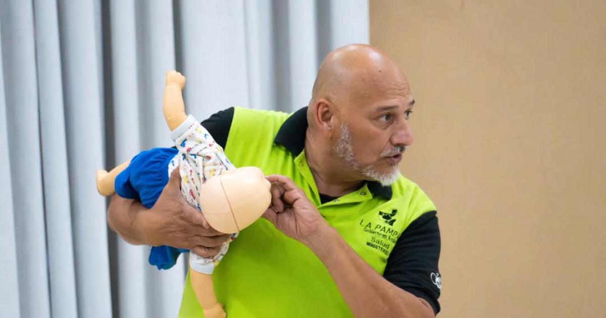 El curso que recibieron el año pasado efectivos policiales en técnicas de reanimación cardiopulmonar (RCP)