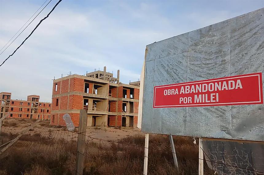 Hay 636 viviendas paralizadas por Milei
