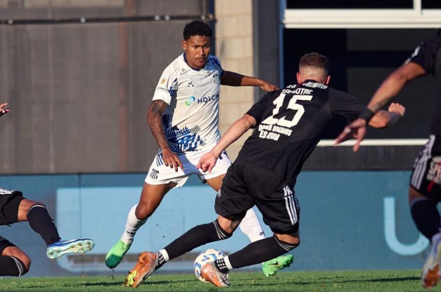 Riestra y Talleres juegan en el Bajo Flores