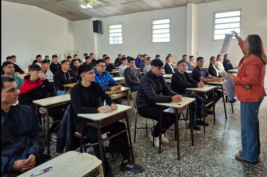 Avanzan las evaluaciones para ingresar a la Policía
