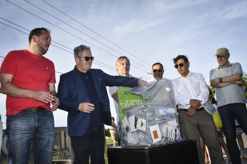Una multitud acompaña la inauguración de la segunda etapa del Parque Lineal