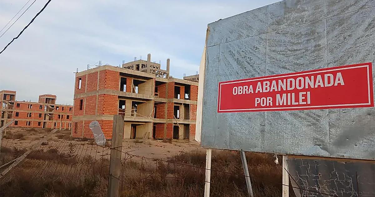 Hay 636 viviendas paralizadas por Milei