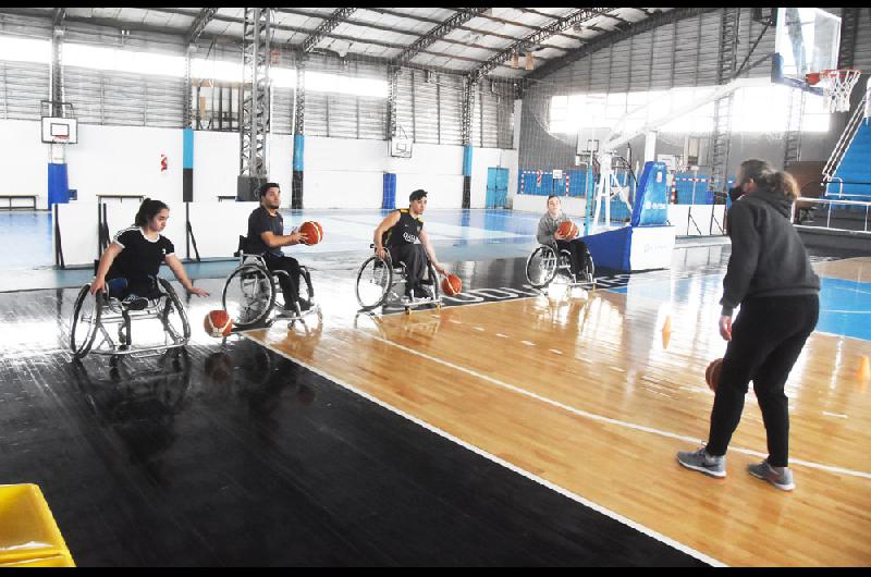 basquet silla de ruedas adaptado estudiantes 3