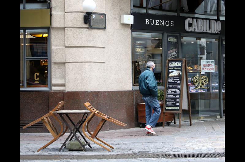 Las reuniones al aire libre en CABA serán en espacios públicos :: El ...