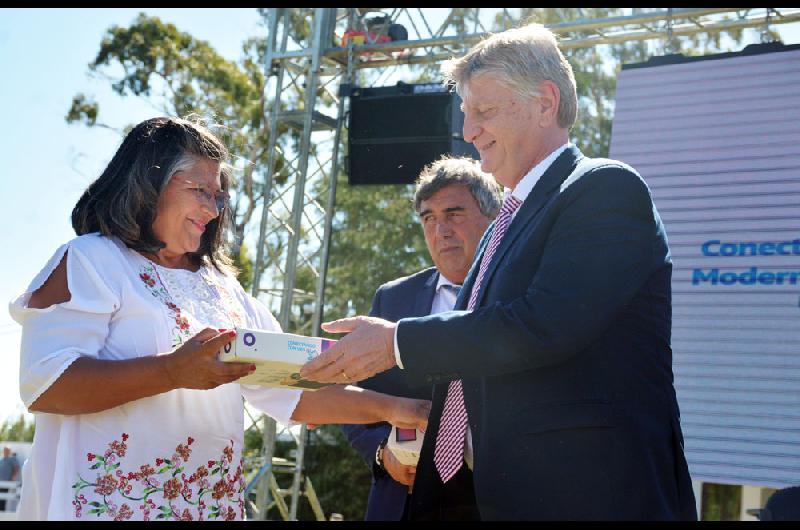 enacom entrega de tablets ziliotto gigena 1