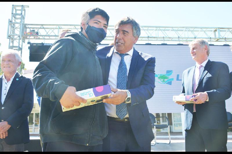 enacom entrega de tablets ziliotto gigena 11