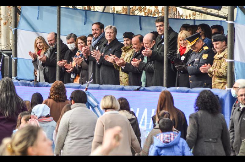Acto por el Día de la Bandera: "Un símbolo que representa la unidad y ...
