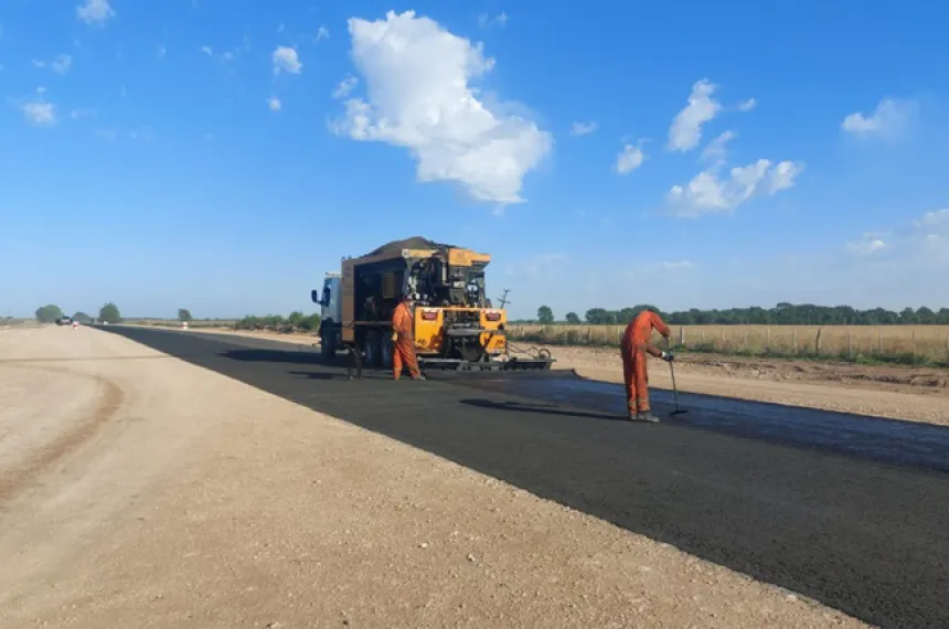 Vialidad Provincial repavimenta rutas de la zona sur :: El Diario de La Pampa - Vimarsana News