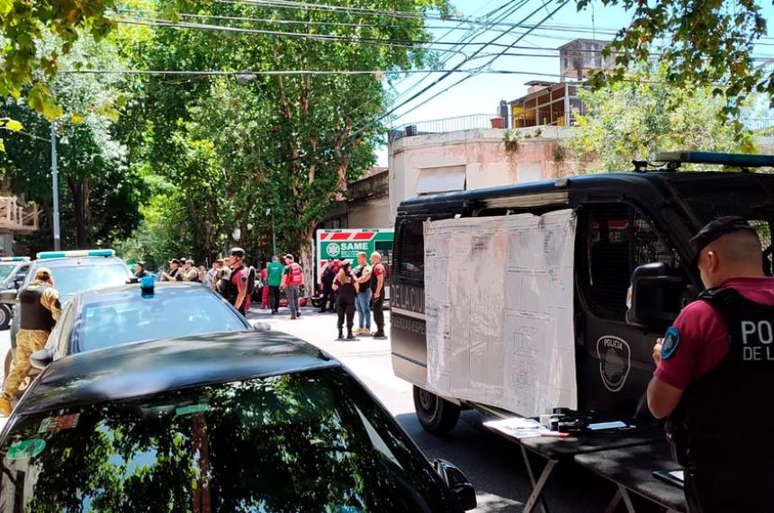 Robo, toma de rehenes y tensión en una fábrica en Villa Urquiza El