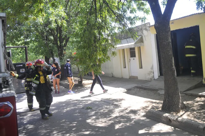 Sofocan incendio en el patio de una vivienda en Pico :: El Diario de La ...