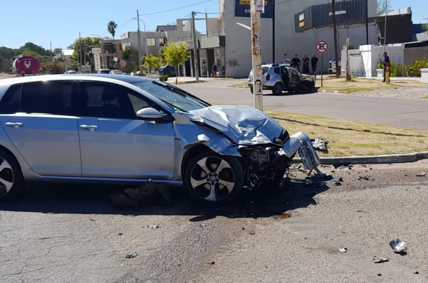 Otro fuerte choque en el riesgoso cruce de Tello y Ruta 5 :: El Diario ...