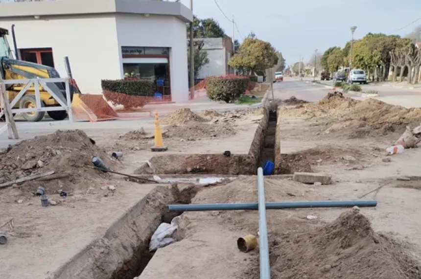 Avanza la renovación de la red de agua potable en Caleufú :: El Diario ...
