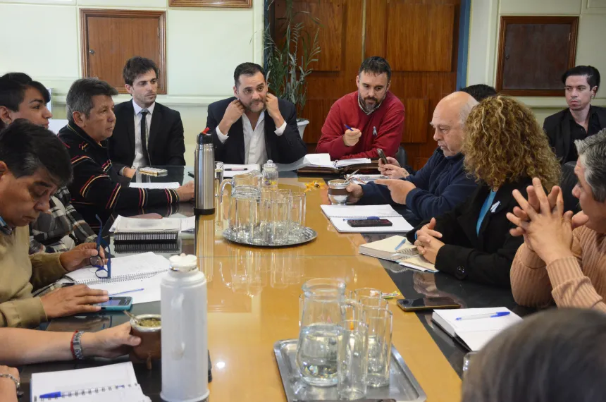 La Intersindical y los docentes rechazaron la oferta salarial del ...