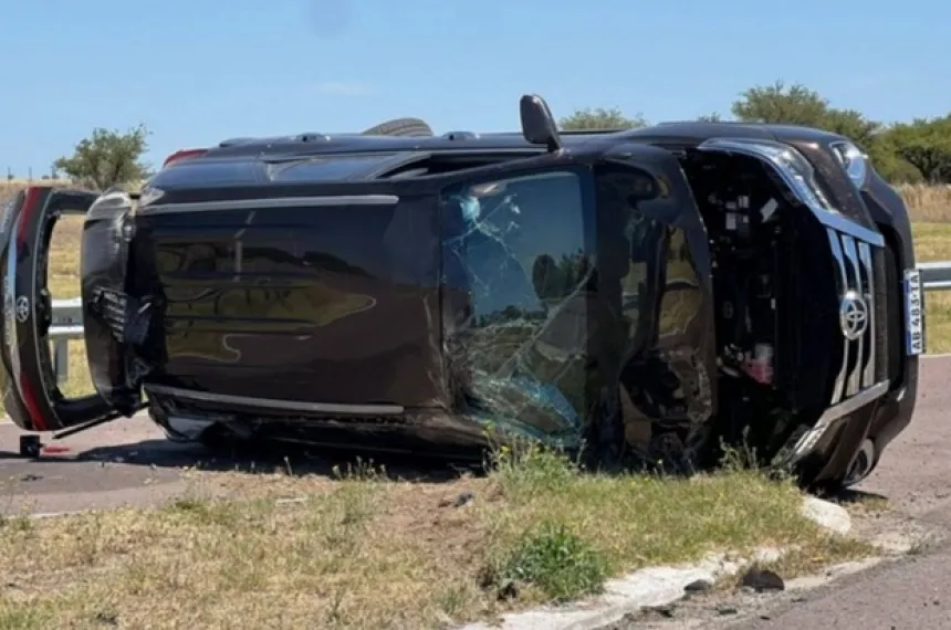 Choque y vuelco en el cruce de las rutas 35 y 18 :: El Diario de La Pampa
