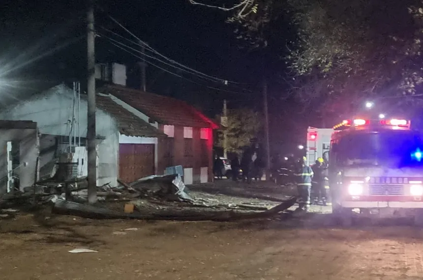 Explosión por fuga de gas destruyó una casa y dejó heridos en General ...
