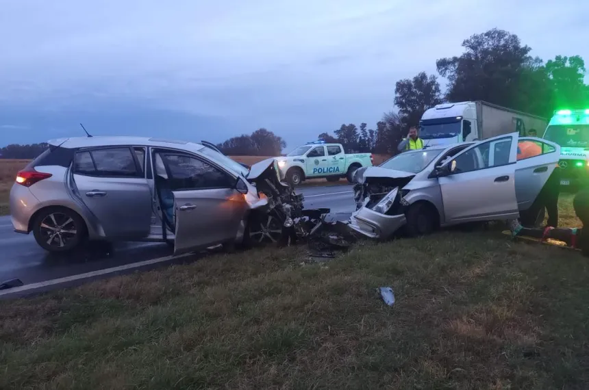 Choque frontal entre dos vehículos en la Ruta Nacional 5 :: El Diario ...