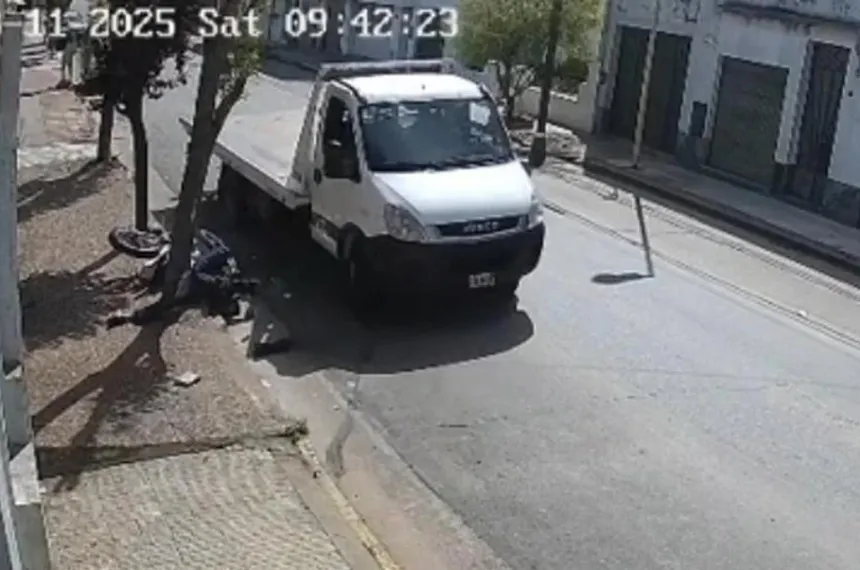 Detuvieron a un camionero por la muerte de un motociclista tras una ...