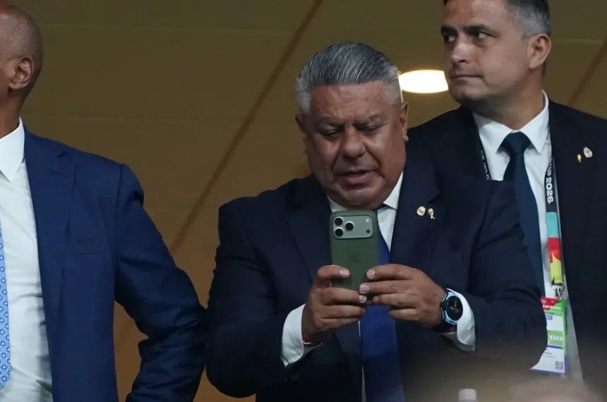 La Justicia de EEUU incautó los teléfonos de "Chiqui" Tapia y otros dirigentes de la AFA antes del regreso de la Selección